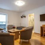 Hotel Hotel-pension Falkensteiner 3*