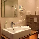 Hotel Hotel-pension Falkensteiner 3*