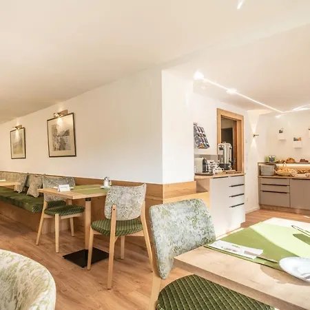 Hotel Hotel-pension Falkensteiner