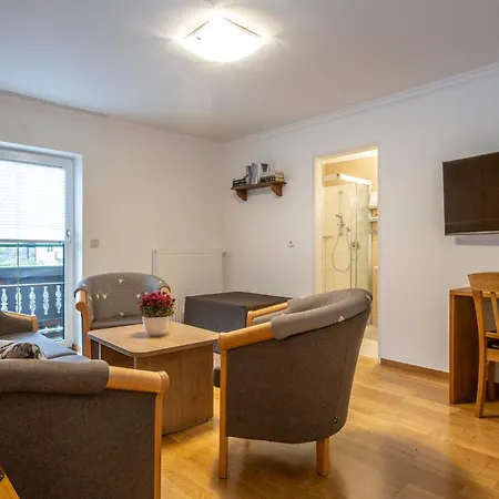 Hotel Hotel-pension Falkensteiner 3*
