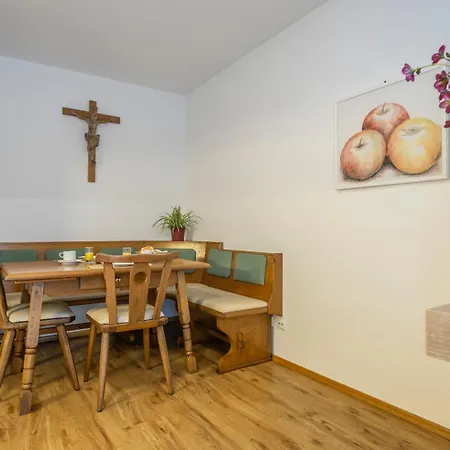Hotel Hotel-pension Falkensteiner Sankt Gilgen
