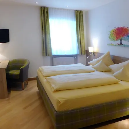 Hotel Hotel-pension Falkensteiner 3*